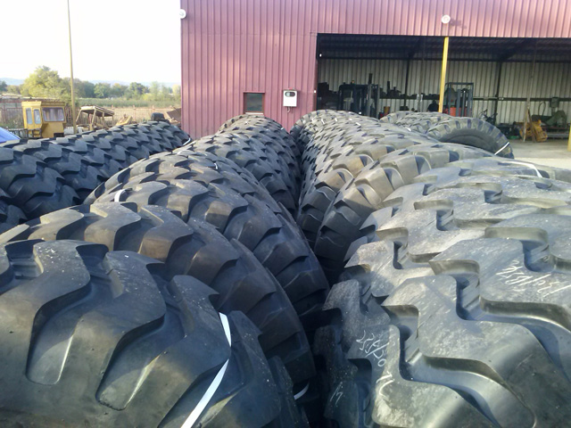 spoljna-guma-skid-steer-gradjevinske-masine