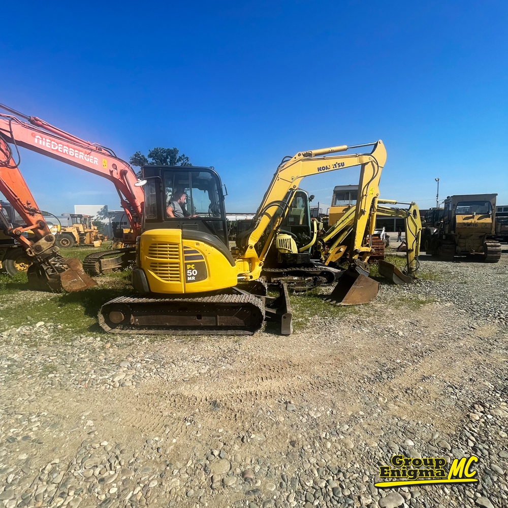 Odrađena je zamena pogonskih točkova na mini bageru Komatsu PC50MR