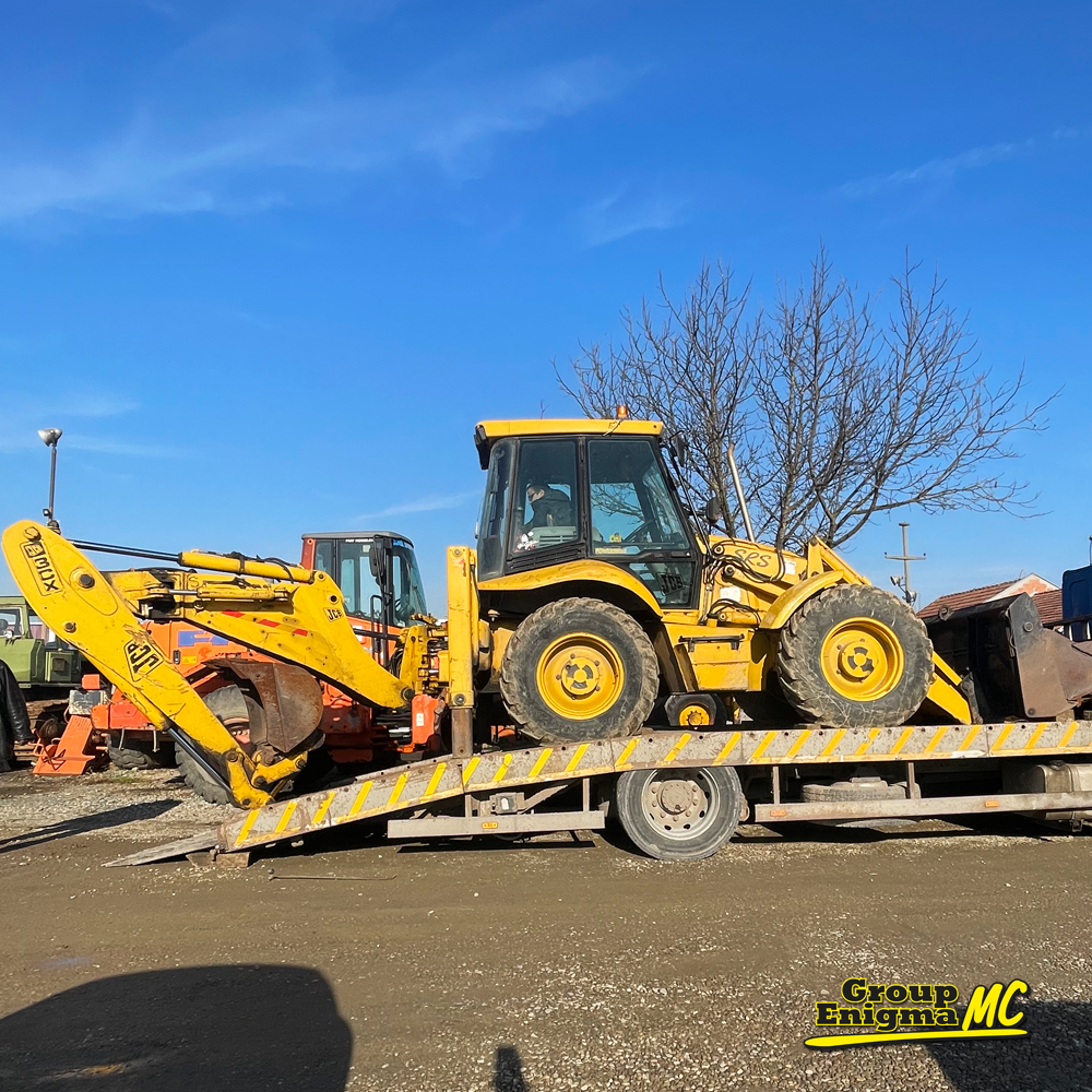 Remont motora i hidrauličnih cilindara na mašini JCB 4CX