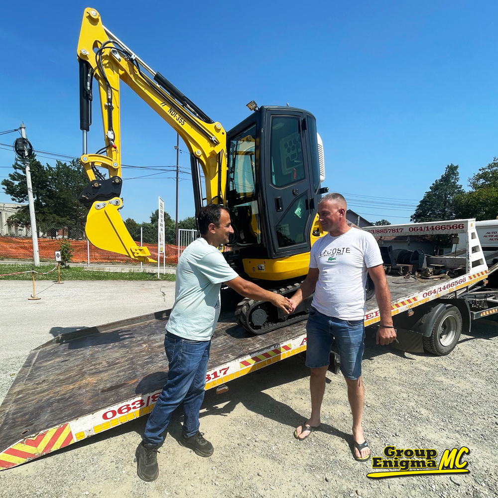 Prodaja mini bagera RIPPA tip NDI-355-5